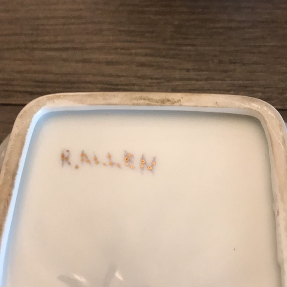 Vintage hand painted floral bowls keepsake what not dishes two signed R Allen - Picture 5 of 14